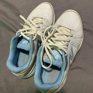 New balance shoes